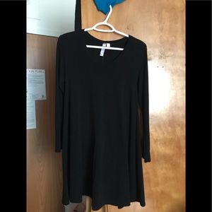 Francesca’s long sleeve black T-shirt dress